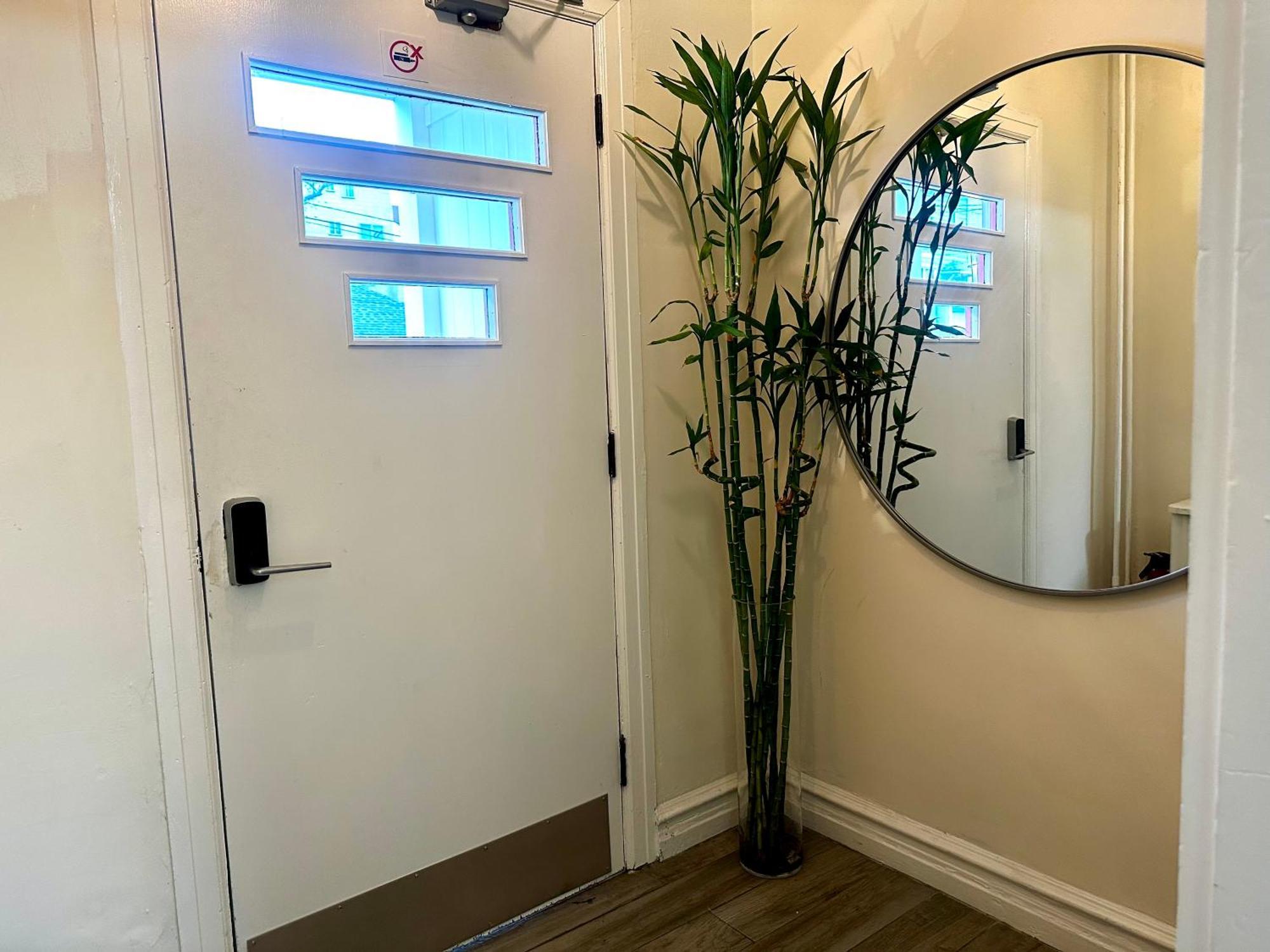 8-A Diamond In Yonkers, Ny Hotel Kültér fotó